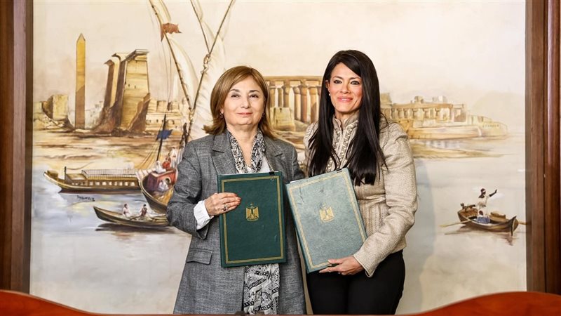 عقب توقيع الاتفاقيتين