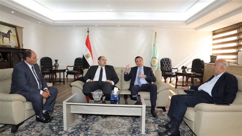 اجتماع وزير الزراعة