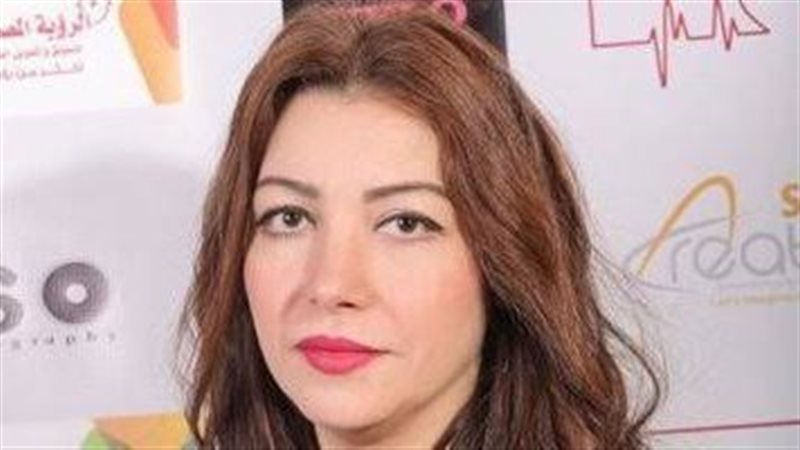 الكاتبة الصحفية دنيا