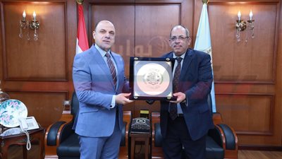 تكريم المستشار شفيق الجنك تقديرًا لجهوده الوطنية في ترسيخ العدالة