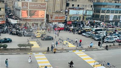 بالصور.. محافظ الغربية يتابع تنفيذ ممرات المشاة الفسفورية بالمحلة 