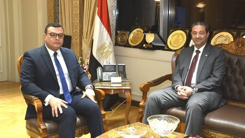 محافظ دمياط ووزير