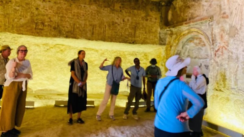 وفود سياحية تزور