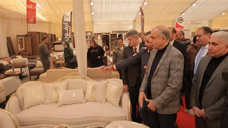 محافظ المنيا خلال