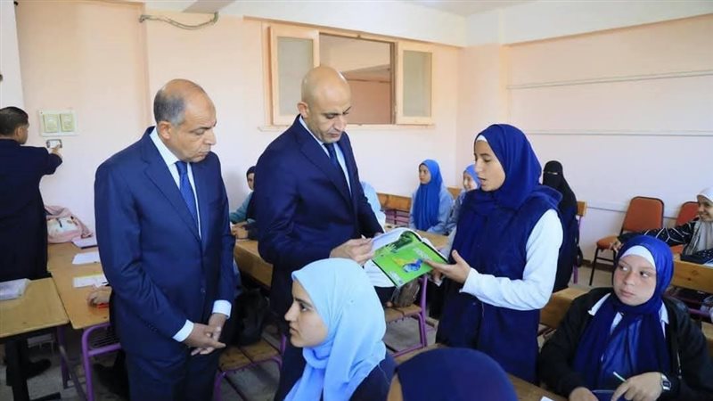 طلاب الشهادة الإعدادية