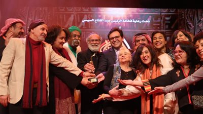 وزير الثقافة وأمين عام الهيئة العربية للمسرح يختتمان مهرجان المسرح العربي