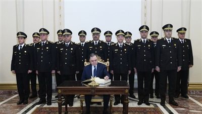 وزير الداخلية وأعضاء المجلس الأعلى للشرطة يسجلون كلمة شكر للرئيس بقصر عابدين 