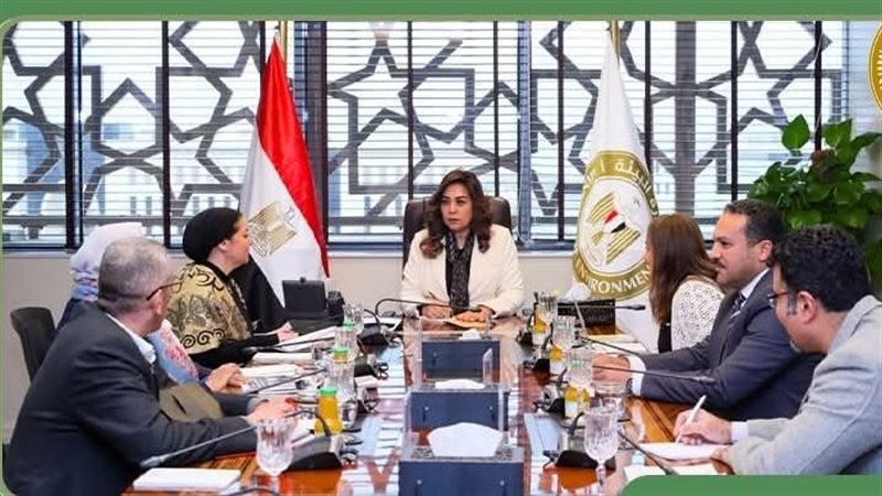 أحد اجتماعات منال