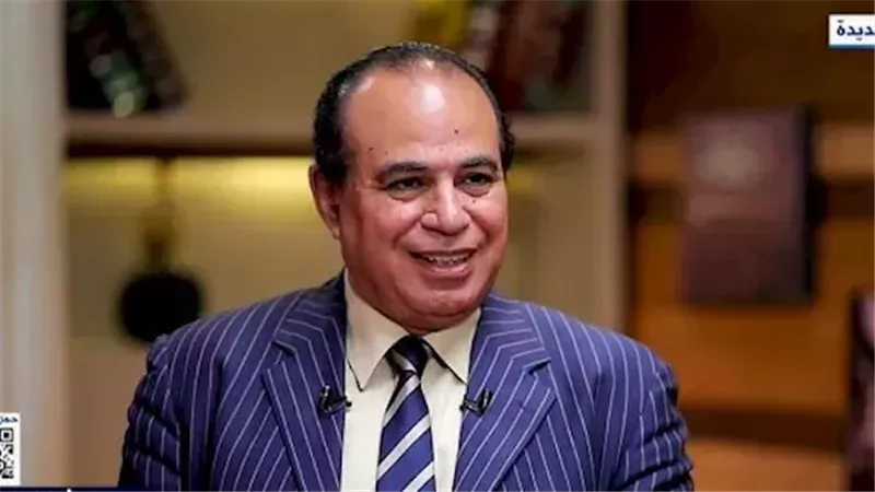 الدكتور أحمد مجاهد