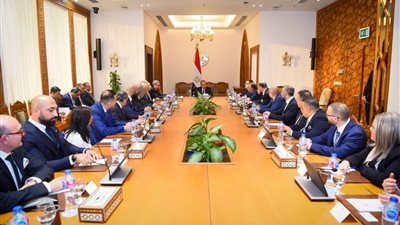 وزير الخارجية المصري ووفد رجال الأعمال الكندي يبحثان حقبة جديدة من الشراكة