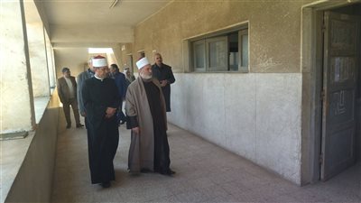 رئيس منطقة سوهاج الأزهرية يتابع ميدانيًا امتحانات الشهادتين بطهطا