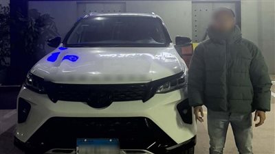 تفاصيل تداول فيديو لقائد سيارة ملاكي ملصق بالزجاج الأمامي شعار مجلس النواب