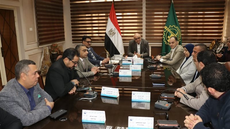 محافظ القليوبية يلتقى