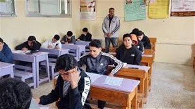 انتظام سير امتحانات الفصل الدراسي الأول للشهادة الإعدادية في الغربية 