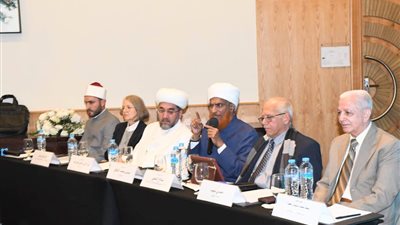 الجلسة العلمية تناقش دور المهن والقيم الأخلاقية في بناء حضارات المستقبل