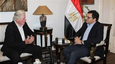 وزير الثقافة يبحث مع إدارة مهرجان القاهرة السينمائي سبل تطوير الدورة الـ47 