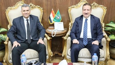محافظ المنوفية يلتقي وفد الهيئة القومية للتأمين الاجتماعي لبحث أوجه التعاون  