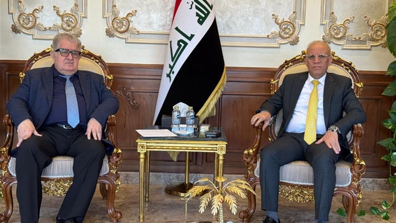 السفير العراقي مع