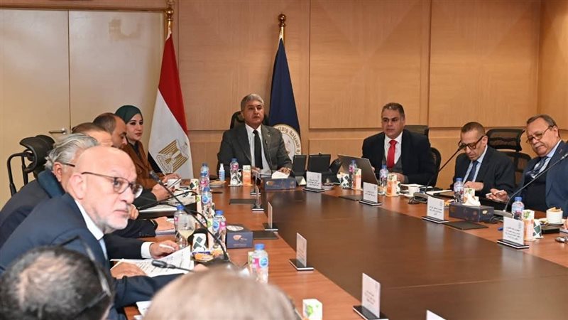 اجتماع وزير السياحة