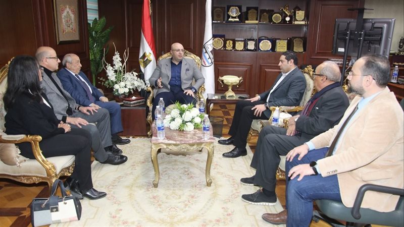 محافظ بنى سويف يلتقى