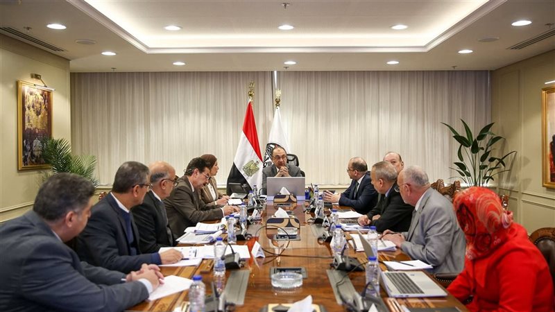 اجتماع وزير قطاع