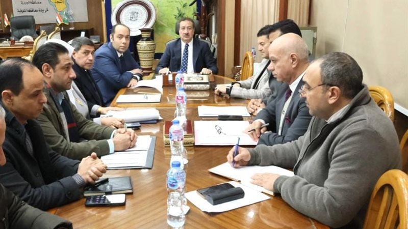 محافظ المنوفية يناقش