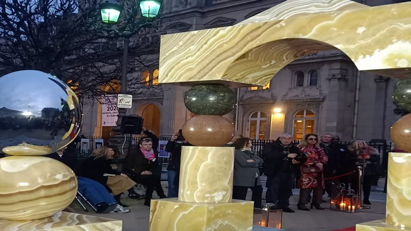 افتتاح بوابة المرآة