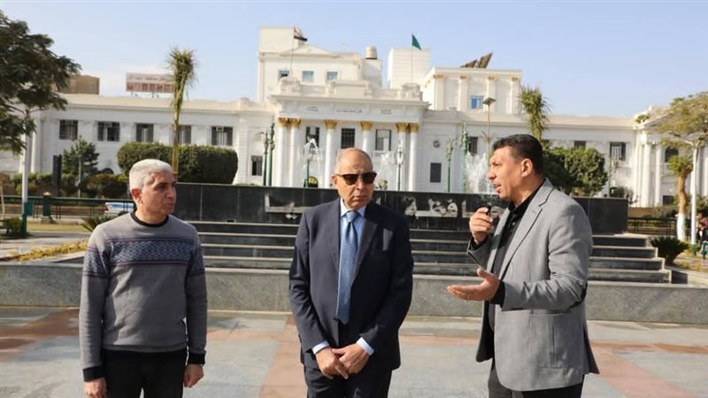 محافظ المنيا خلال