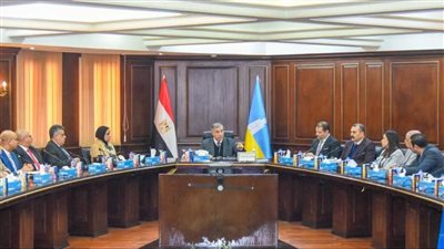 محافظ الإسكندرية والتأمين الصحي الشامل يناقشان استعدادات المحافظة للمنظومة