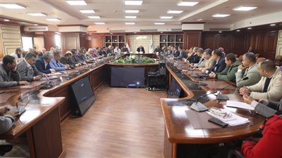 محافظ بني سويف يعقد اجتماعًا لبحث استعدادات استقبال شهر رمضان المبارك