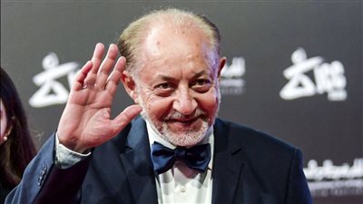 نقابة المهن التمثيلية تطمئن على الحالة الصحية لعبد العزيز مخيون