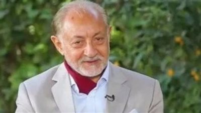 أزمة صحية مفاجئة.. نقل الفنان عبدالعزيز مخيون إلى المستشفى