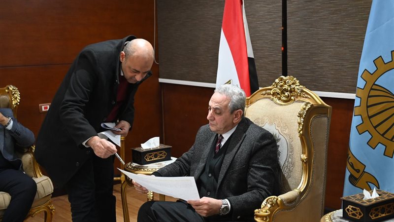 محافظ الغربية خلال