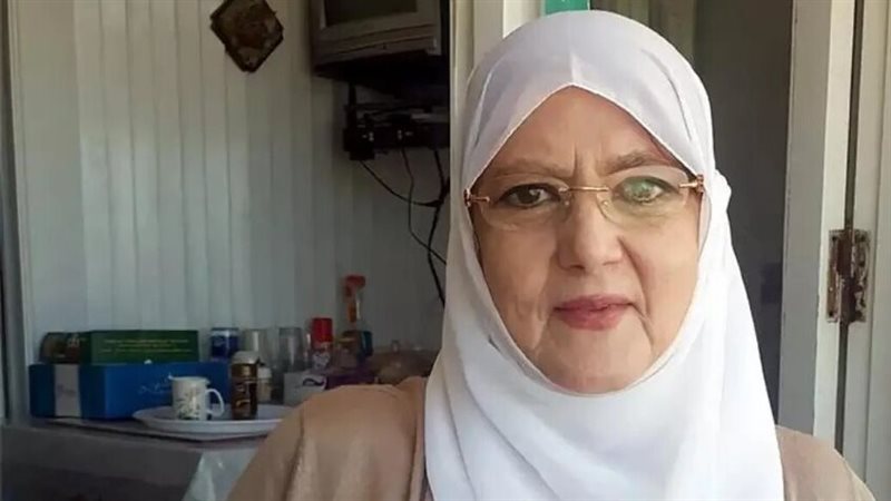 الفنانة المعتزلة