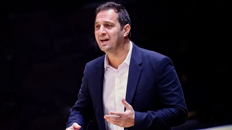 لينوس جافريل المدير