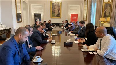 «الصحة» تبحث مع سفارة بريطانيا التوسع في الاستثمار الصحي وتطوير البنية التحتية