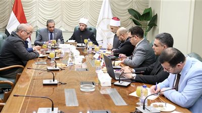 وزير الأوقاف يلتقي رئيس شركة العاصمة الجديدة