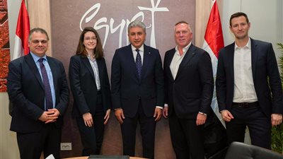 وزير السياحة والآثار يواصل لقاءاته المهنية بالعاصمة الإسبانية مدريد