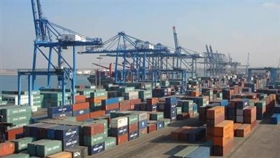 تداول 27 سفينة للحاويات والبضائع بميناء دمياط