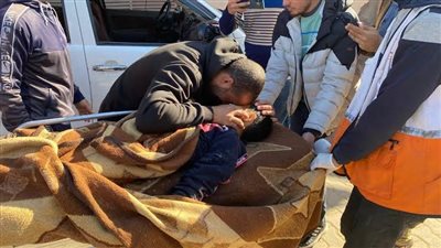 استشهاد طفلين في قصف الاحتلال الإسرائيلي محيط مستشفى كمال عدوان شمال قطاع غزة