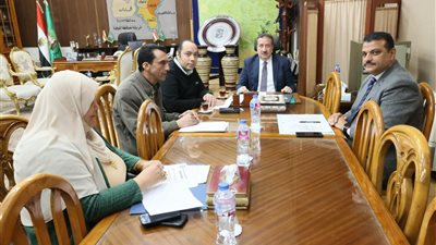 محافظ المنوفية يناقش مستجدات الموقف الحالي لمنظومة التقنين 