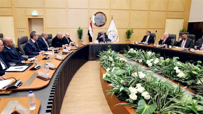 خلال الاجتماع