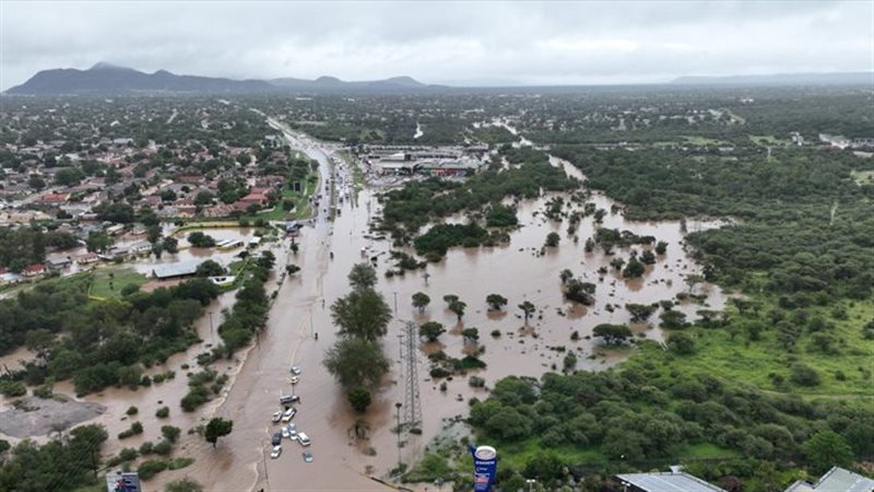 فيضانات جنوب إفريقيا