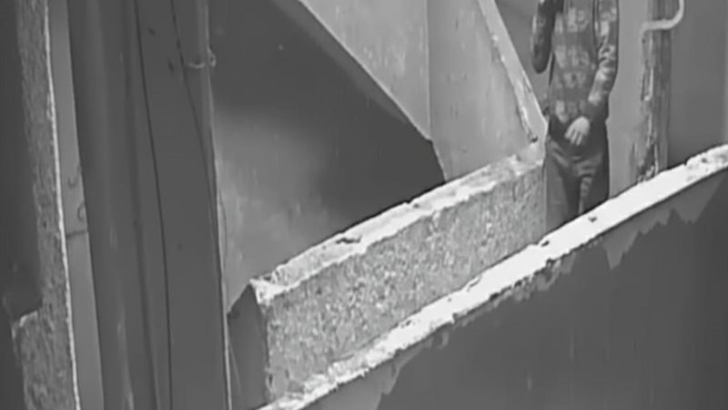 أحد المتهمين بسرقة