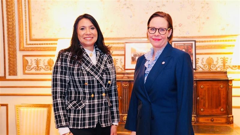 السفيرة المصرية ووزيرة