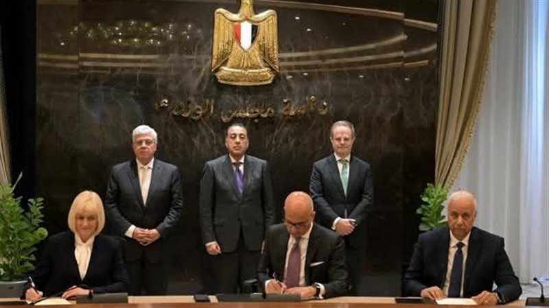 رئيس الوزراء يشهد