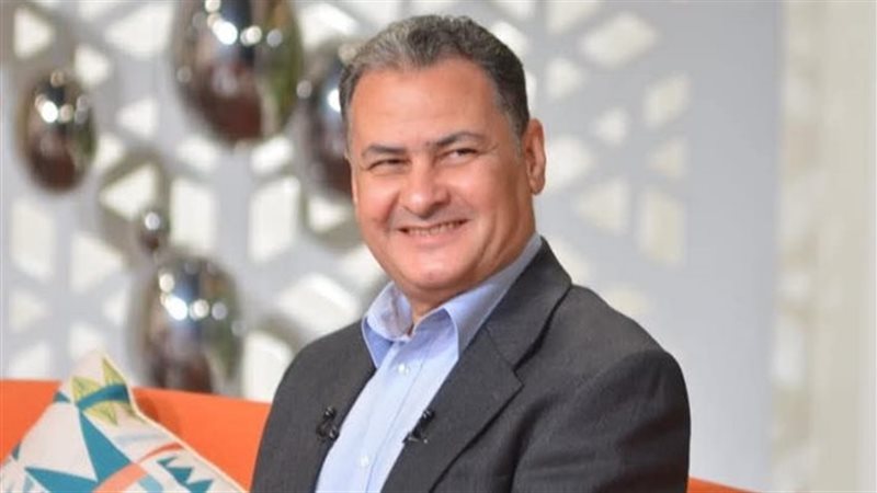 الكاتب الكبير رشدي