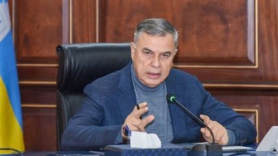 محافظ الإسكندرية يوجه بالاهتمام بشبكة الطرق ورفع كفاءتها