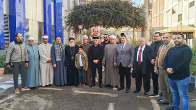 وفد الأزهـر والأوقاف والكنيسة والصحة بأشمون يهنئون مأمور المركز بعيد الشرطة