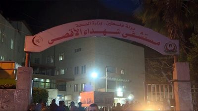 وصول 7 أسرى فلسطينيين لمستشفى بغزة بعد الإفراج عنهم